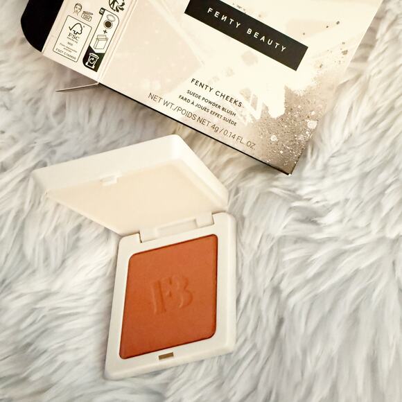 FENTY | Rhianna Cheeks Matte Suede Powder Blush | "Sundress SZN" Peachy Pink - Picture 8 of 9